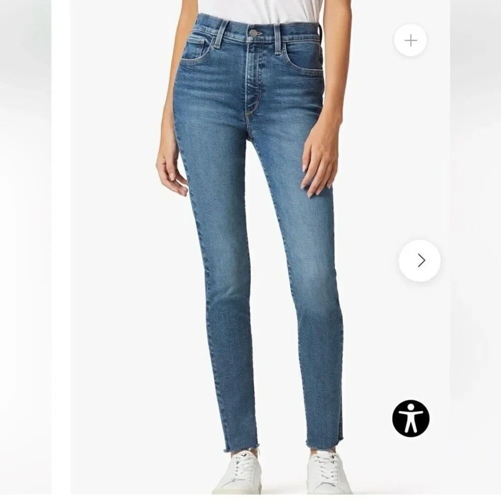 Joe’s Jeans skinny fit mid rise raw hem jeans size 31 Daniela wash
